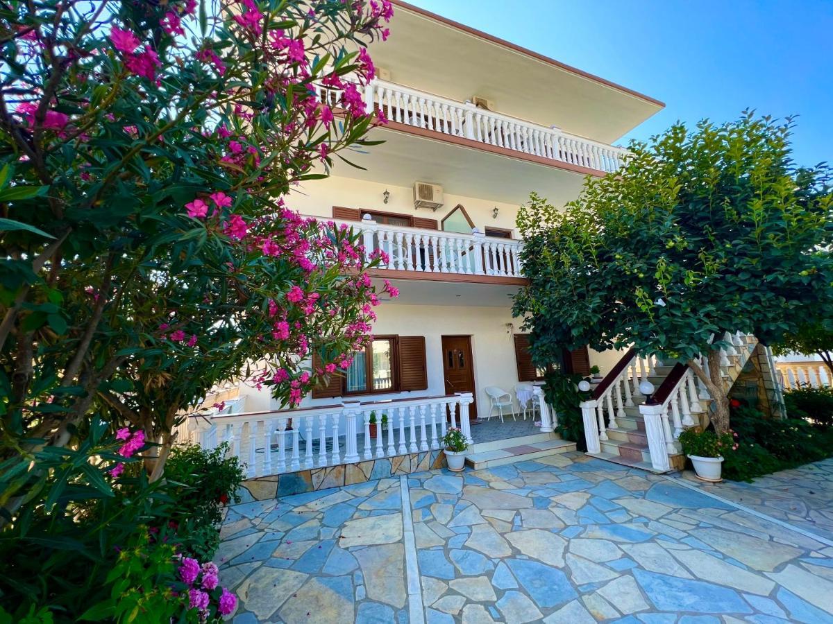 Garden Villa Dhesara Εξαμίλιο Εξωτερικό φωτογραφία