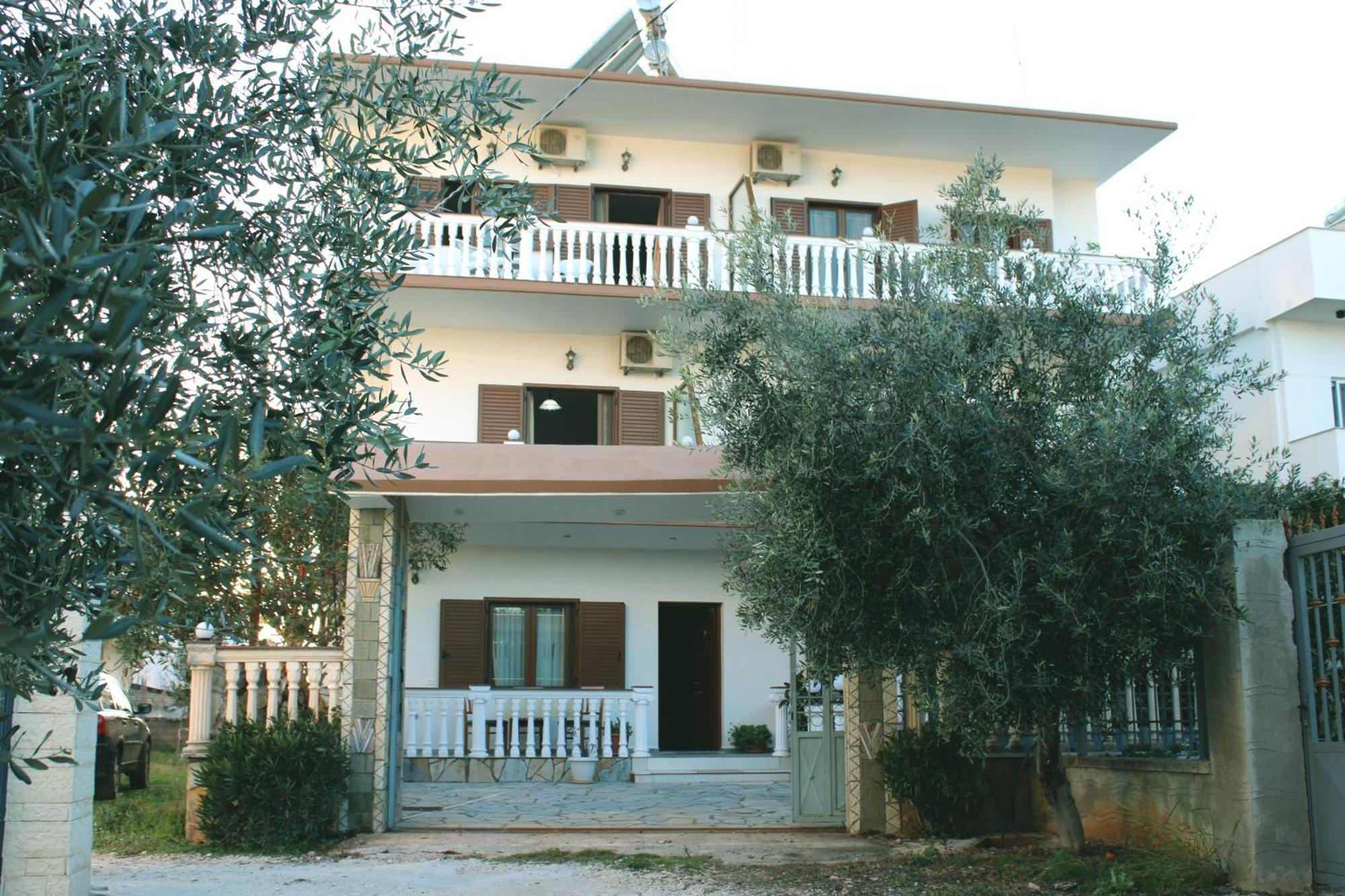 Garden Villa Dhesara Εξαμίλιο Εξωτερικό φωτογραφία