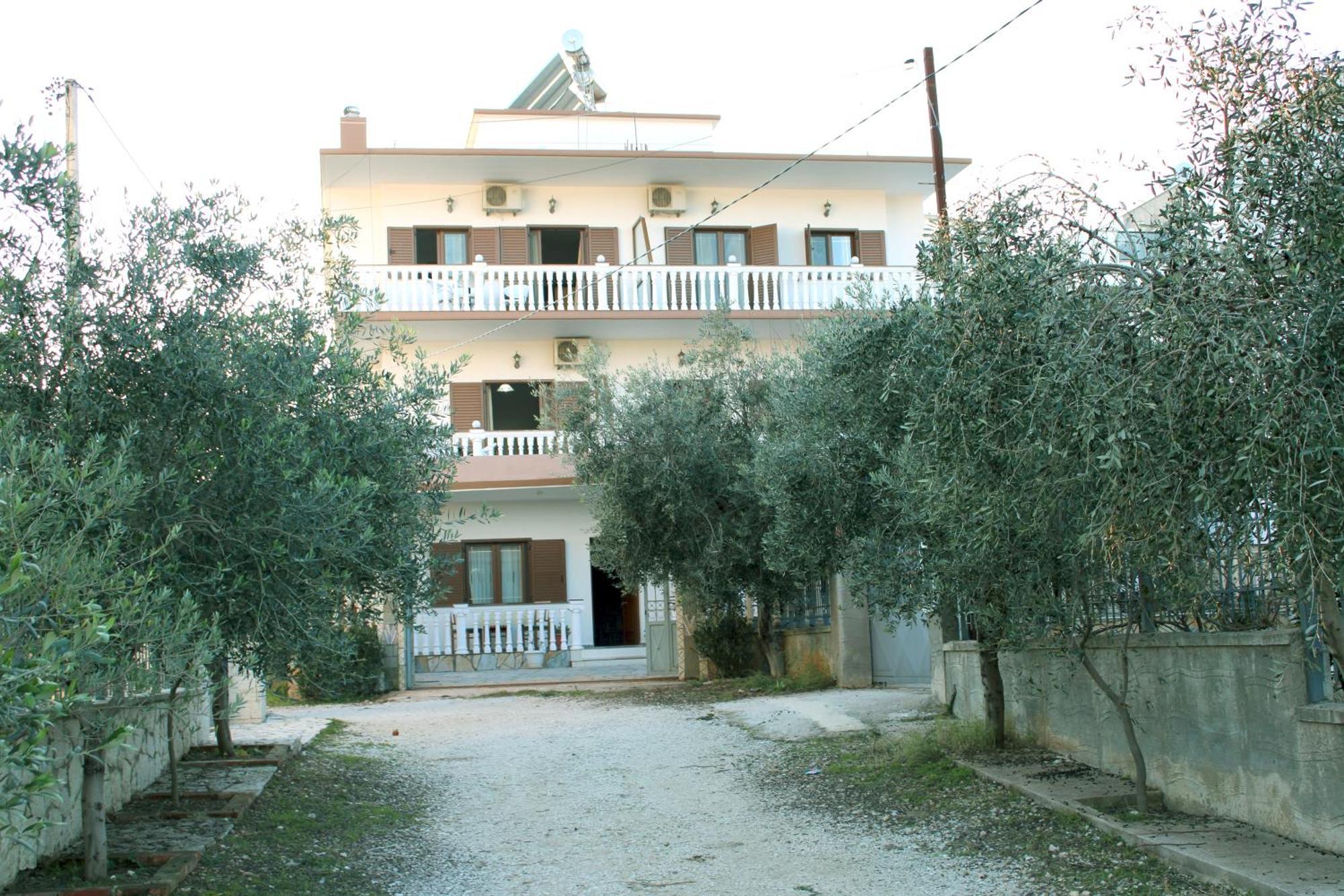 Garden Villa Dhesara Εξαμίλιο Εξωτερικό φωτογραφία