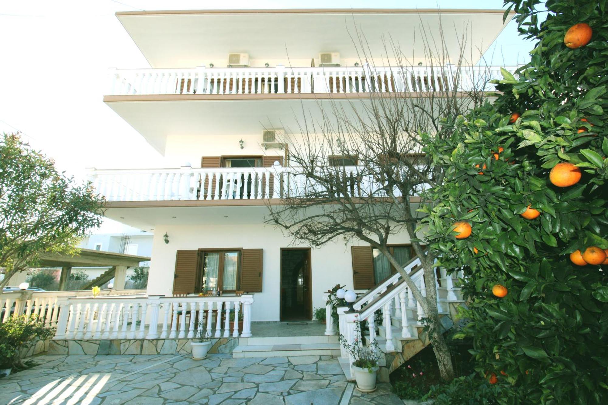 Garden Villa Dhesara Εξαμίλιο Εξωτερικό φωτογραφία